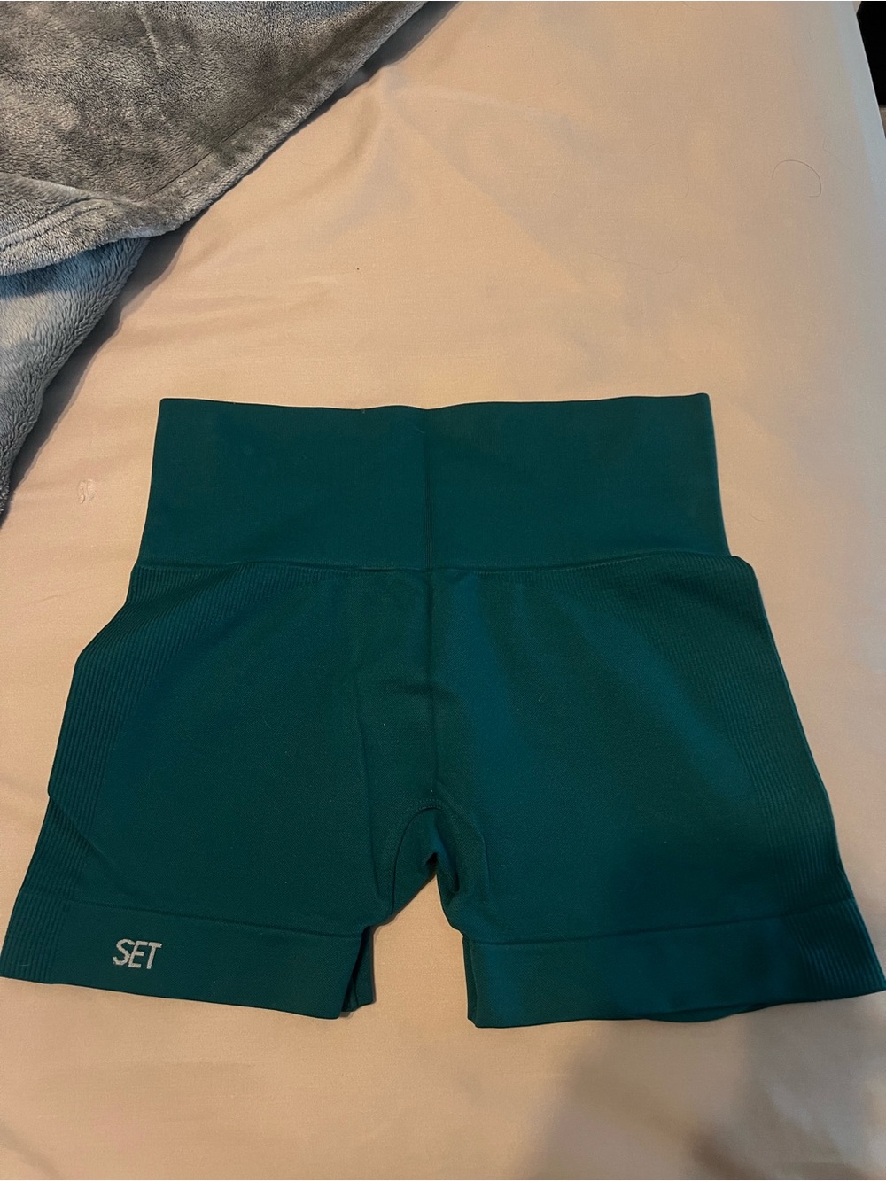 Set active shorts